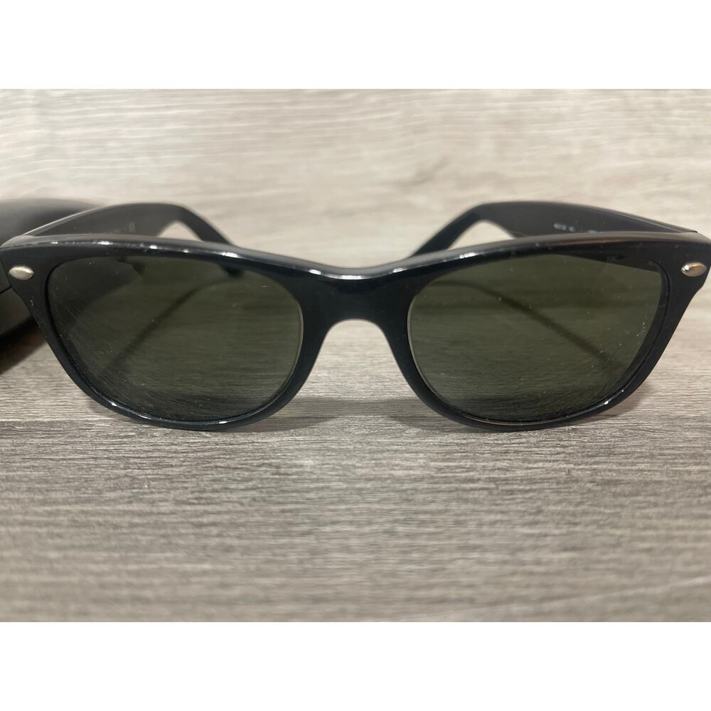 Ray-Ban RB2132 New Wayfarer 901 52-18 Black G15 Sunglasses Italy w/ Case - Picture 5 of 10